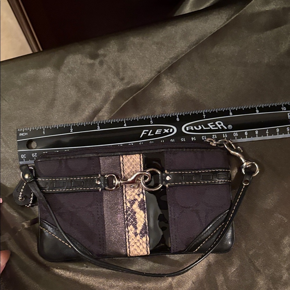 Coach Hampton signature canvas/python/leather carryall E0951-F13993 and wristlet - Picture 7 of 16